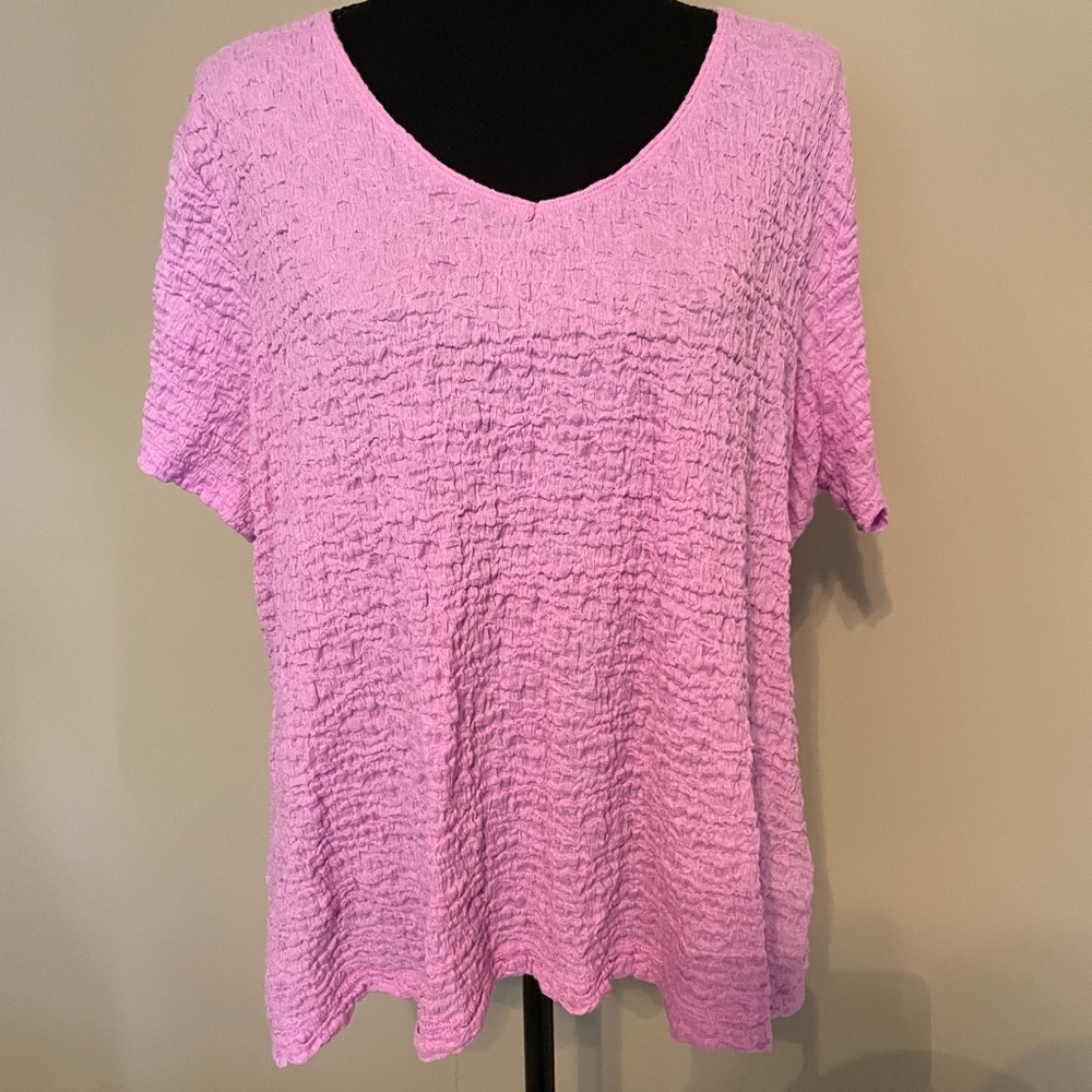 Jaclyn Smith Vneck Top